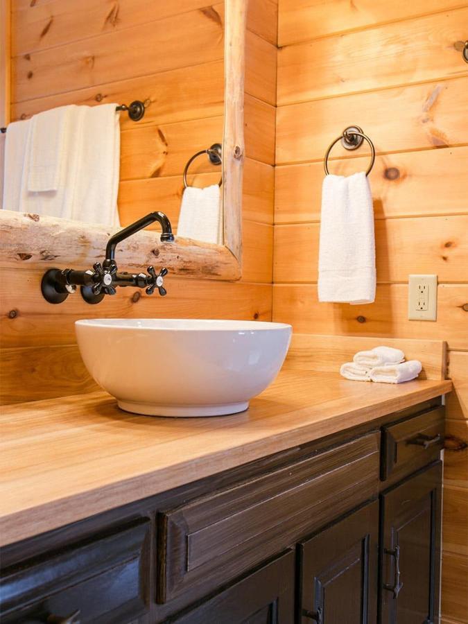 Farmhouse Suites By Amish Country Lodging Millersburg Εξωτερικό φωτογραφία