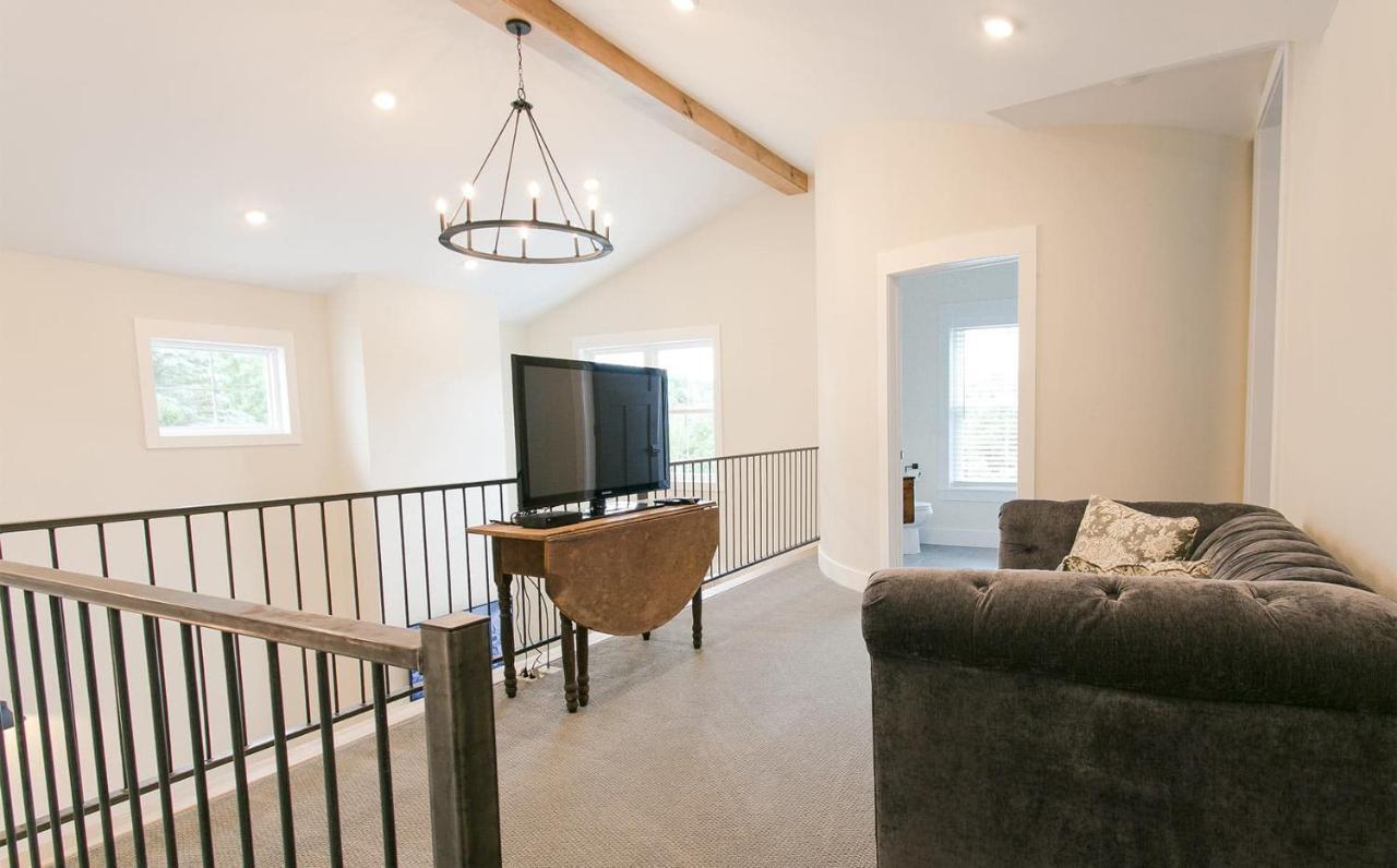 Farmhouse Suites By Amish Country Lodging Millersburg Εξωτερικό φωτογραφία