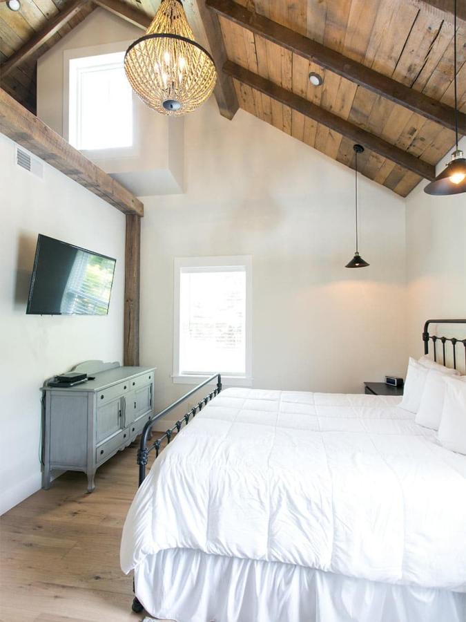 Farmhouse Suites By Amish Country Lodging Millersburg Εξωτερικό φωτογραφία