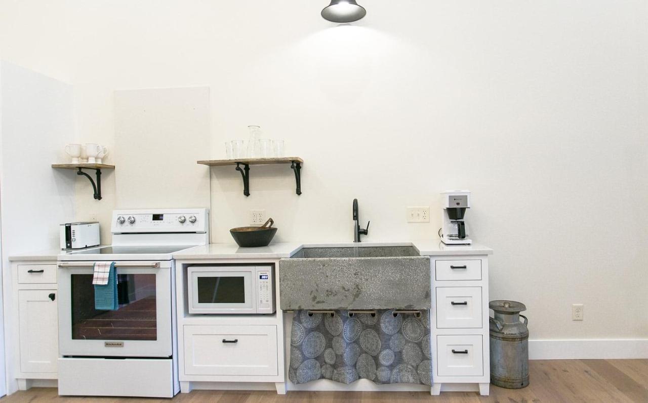 Farmhouse Suites By Amish Country Lodging Millersburg Εξωτερικό φωτογραφία
