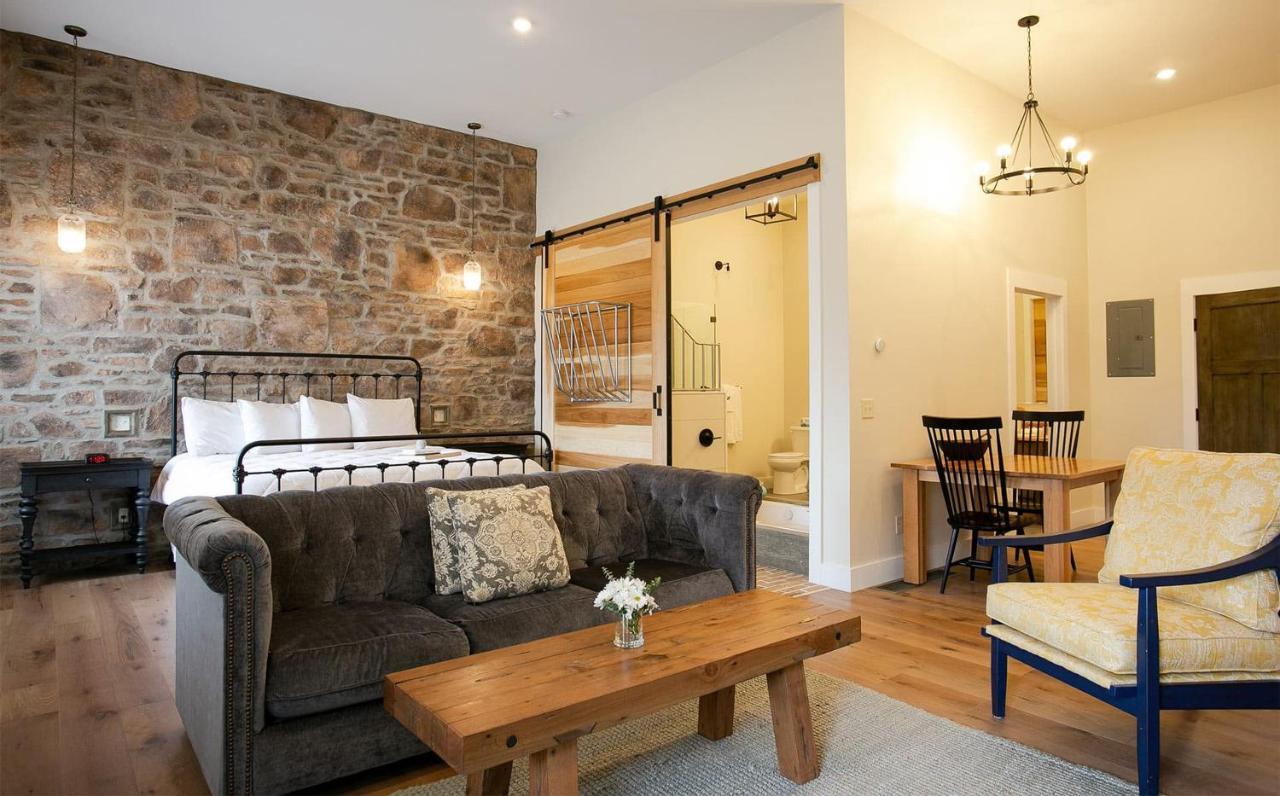 Farmhouse Suites By Amish Country Lodging Millersburg Εξωτερικό φωτογραφία